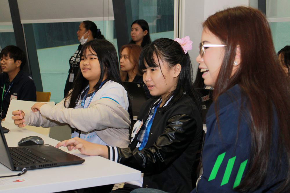 Volunteers from Manulife IT Delivery Center